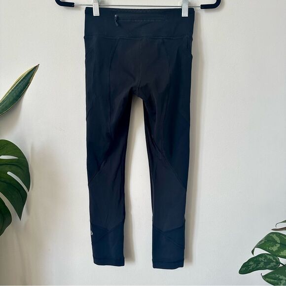 Lululemon Pace Revival Crop Leggings 22" In Black Size 2 - Picture 5 of 10